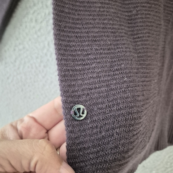 Lululemon Women's Pullover Knit Long-Sleeve Sweater Size 4/6 - Picture 3 of 5